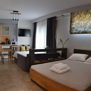 Quiet Urban With Private Backyard , Θεσσαλονίκη Ελλάδα